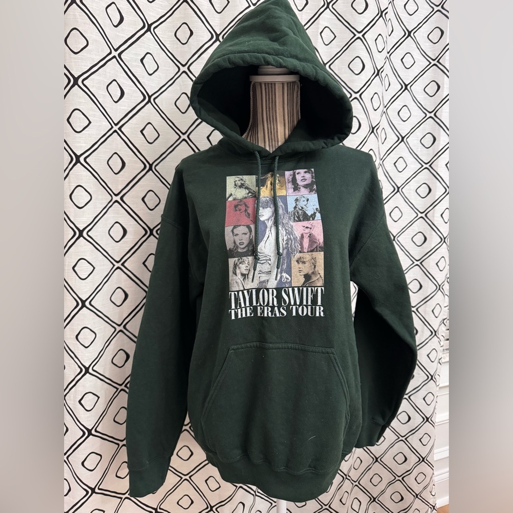 Taylor Swift Eras Tour Pullover Hoodie M